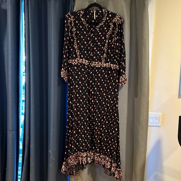 FREE PEOPLE Dress - Picture 1 of 9